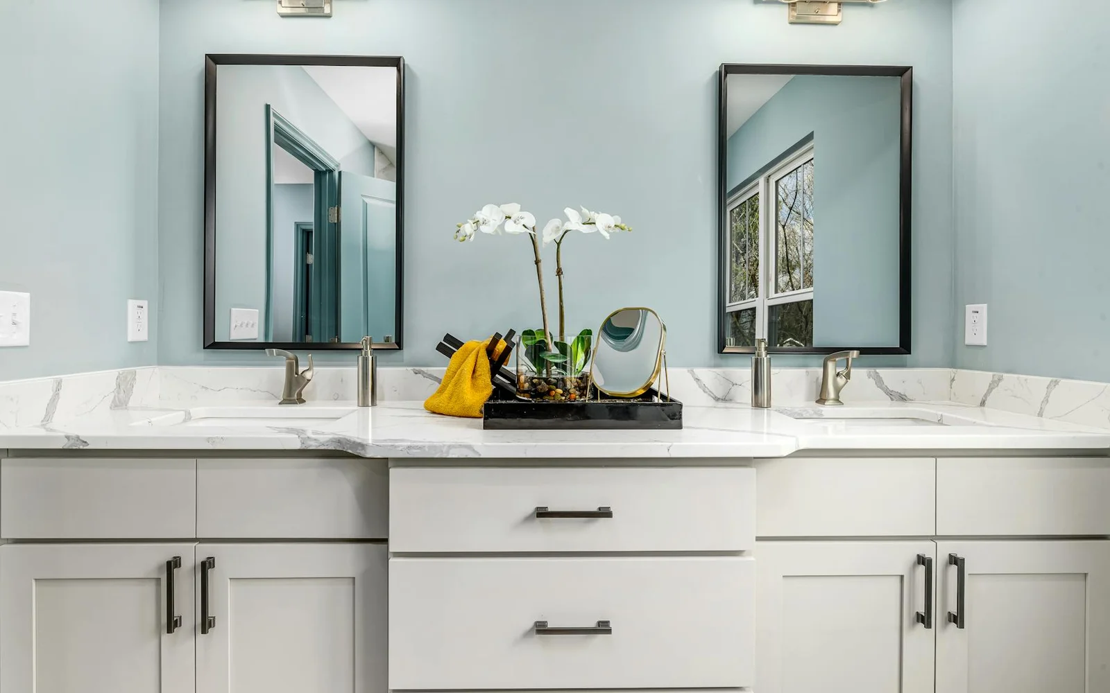 Bathrooms maintenance service image